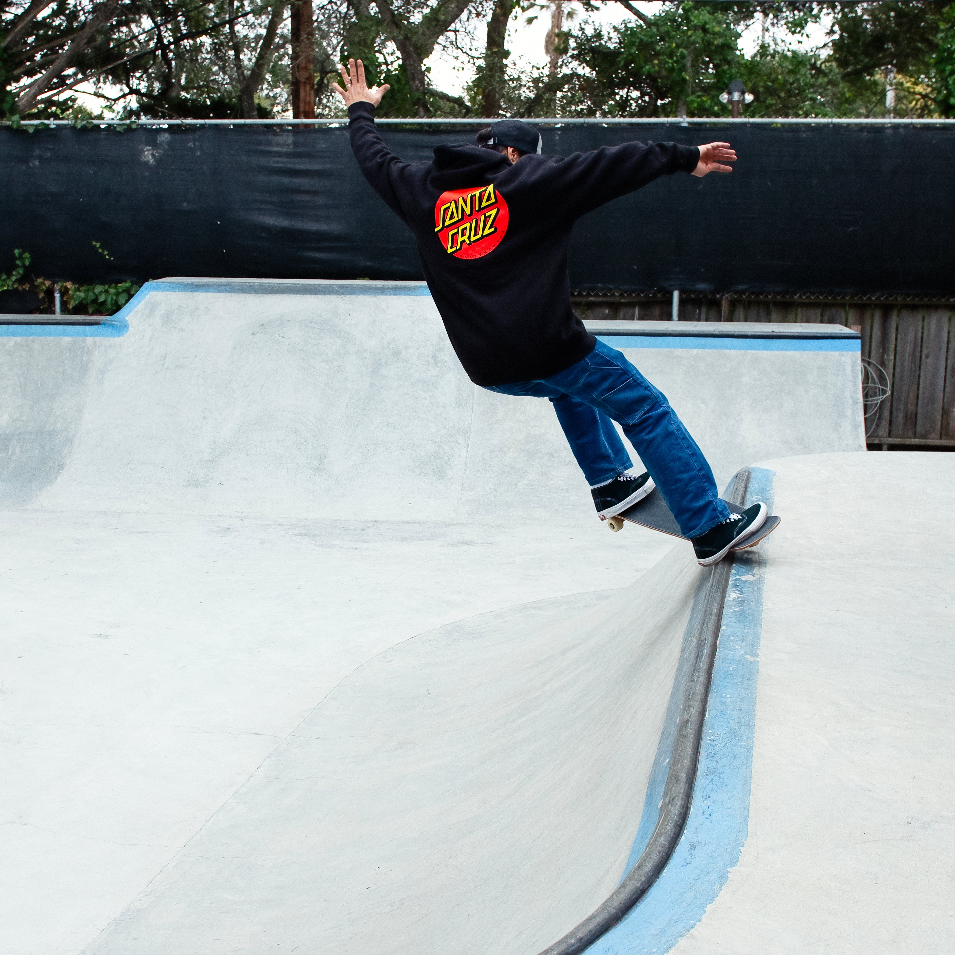 Santa Cruz Classic Dot P/O Hooded Heavyweight Black Hoodie